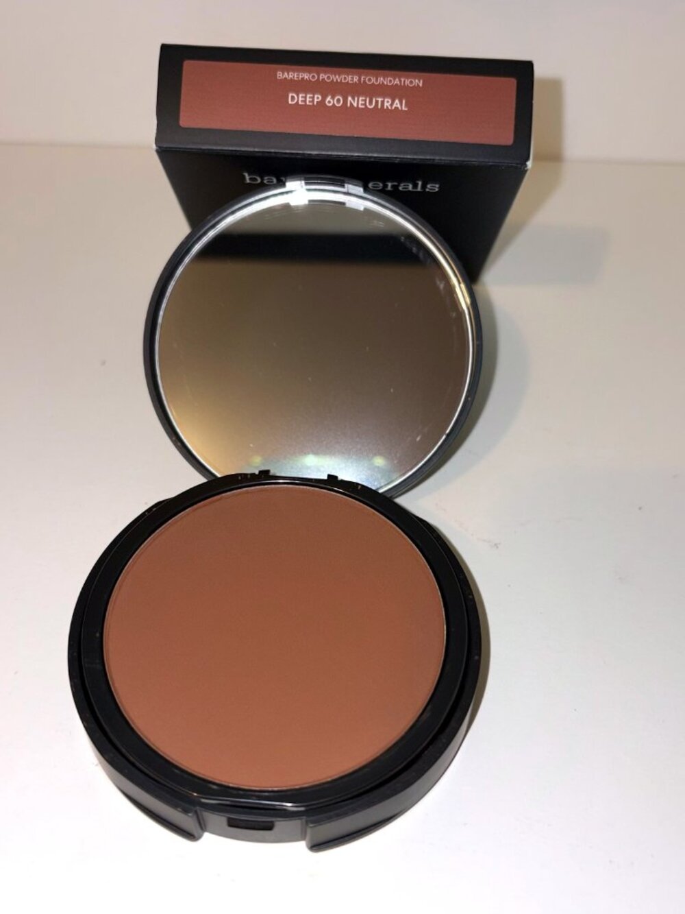 BareMinerals Barepro 24HR Wear Skin-Perfecting Powder Foundation